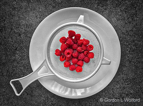 Red Red Raspberries_P1210325.jpg - Photographed at Smiths Falls, Ontario, Canada.